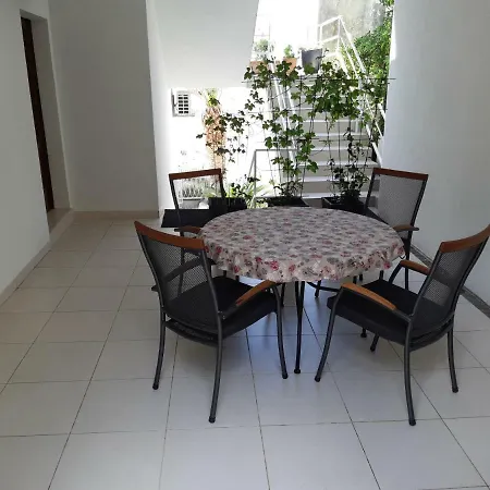 Apartman Kule *